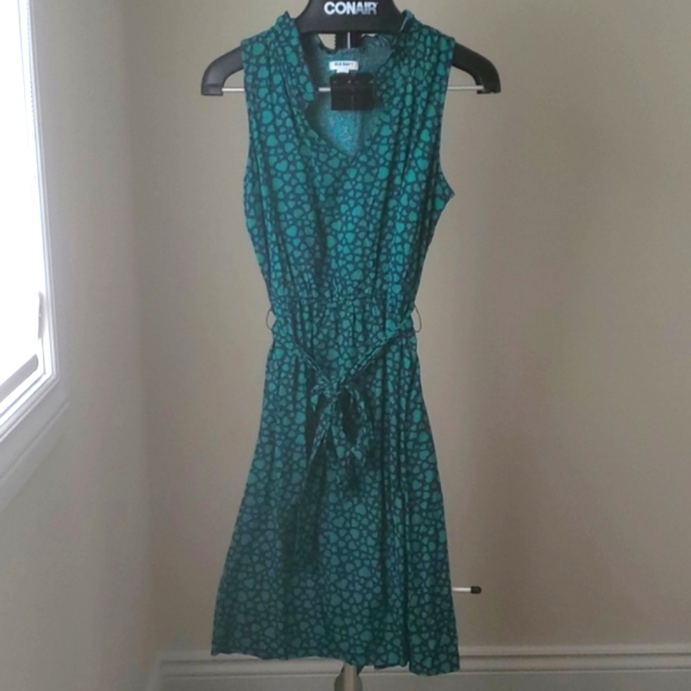 💙💚 Blue & green hearts Old Navy dress with ruffle neck and tie waist